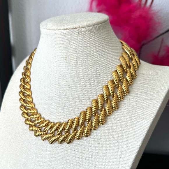 Napier Gold Vintage Collar Necklace - Picture 3 of 7